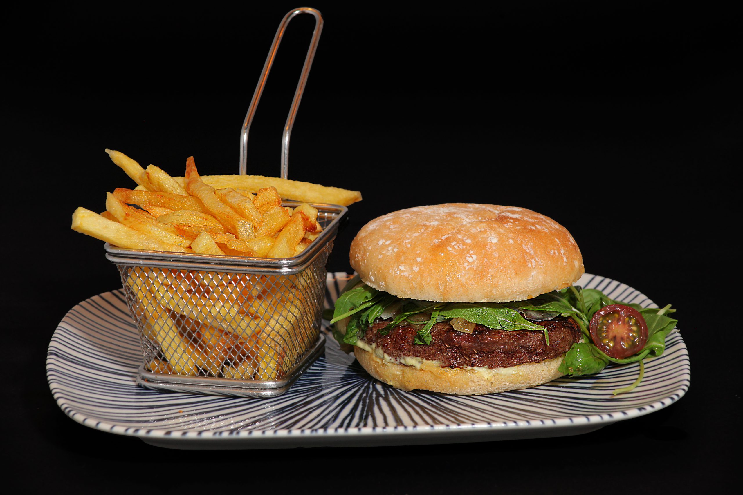 hamburguesa y papas